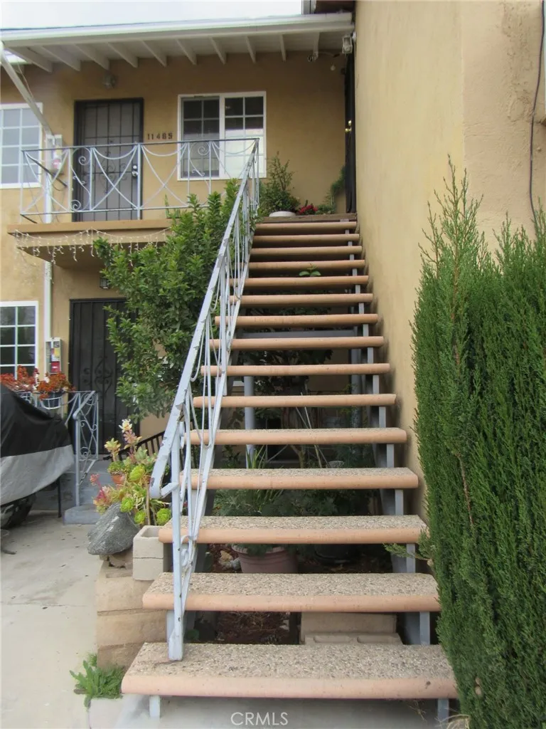 6400 Camellia, Los Angeles, California 91606 home-pic-9